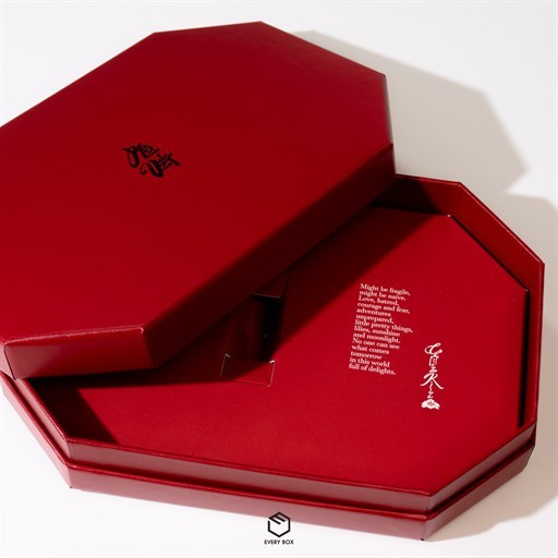 3단팔각싸바리형 / 합지물 1200 + 레더텍스 130 C03 Red / 231 × 166 × 38mm